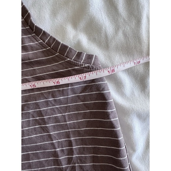 Lululemon Racerback Tank Top Size 6 Stripped, Light Weight, Excellent Condition - Picture 3 of 10